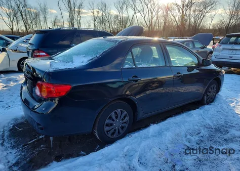 2010 Toyota Corolla Base z USA, uszkodzony, nr VIN 2T1BU4EE8AC513027